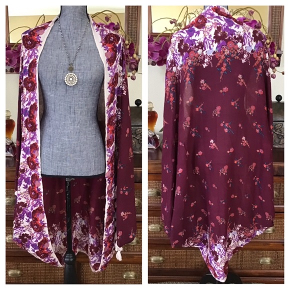 Free People Bali Wrapped In Blooms Shawl.  NWT. - Picture 4 of 8
